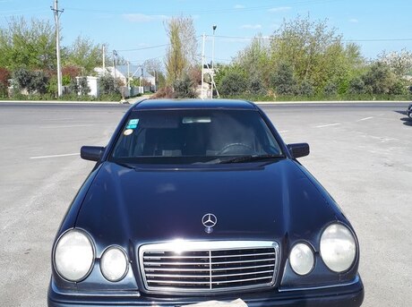 Mercedes E 220