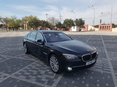 BMW 750
