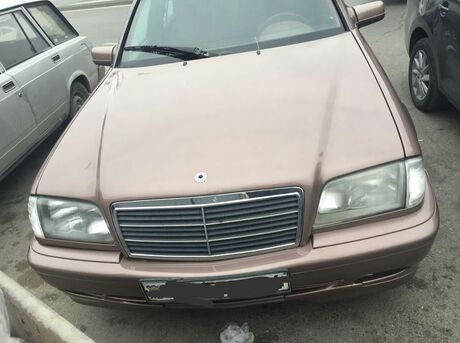 Mercedes C 180