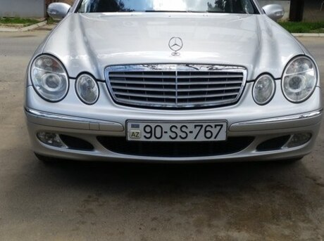 Mercedes E 220