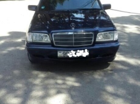 Mercedes C 180