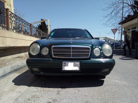 Mercedes E 230