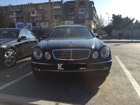 Mercedes E 220