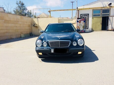 Mercedes E 220