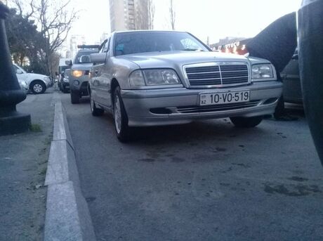 Mercedes C 180