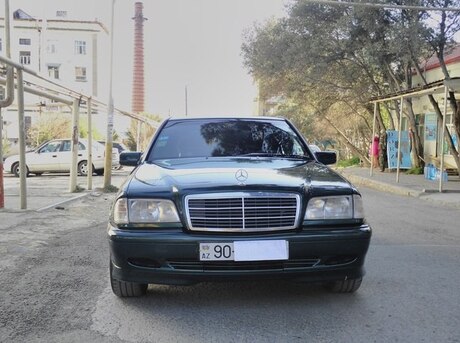 Mercedes C 180