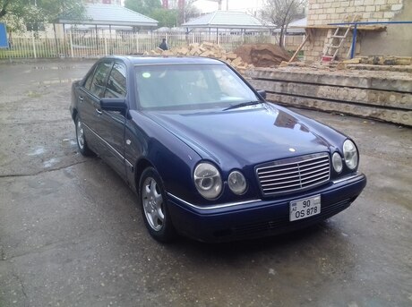 Mercedes E 300