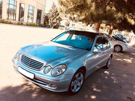 Mercedes E 220