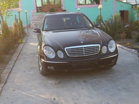 Mercedes E 220