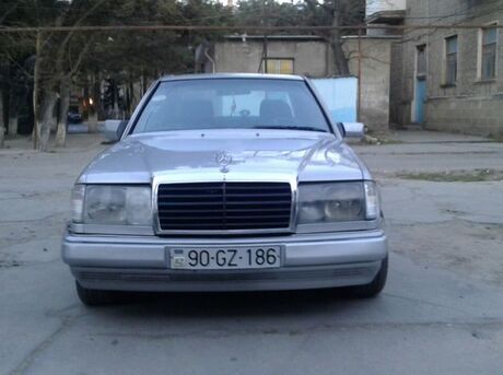 Mercedes E 220