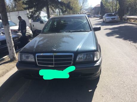 Mercedes C 180