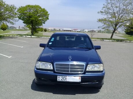 Mercedes C 180