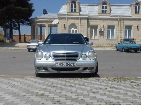 Mercedes E 270