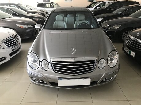 Mercedes E 230
