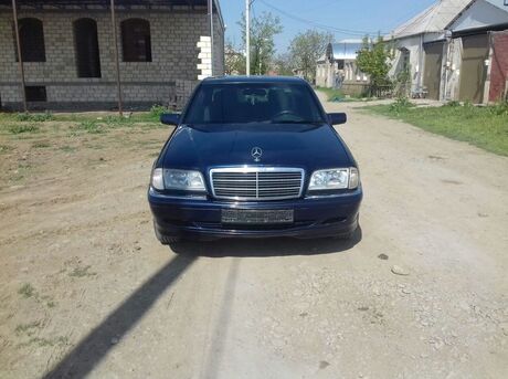 Mercedes C 180
