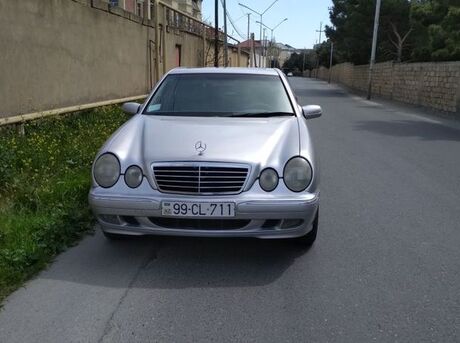 Mercedes E 320
