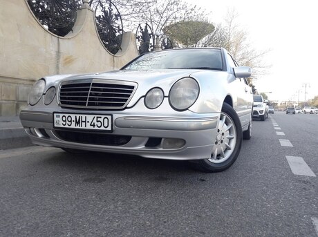 Mercedes E 220