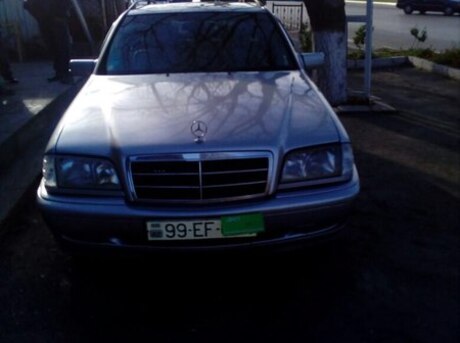 Mercedes C 180