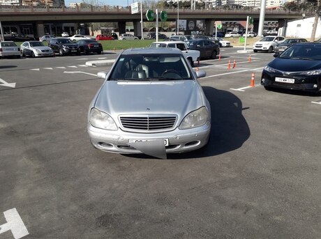 Mercedes S 320
