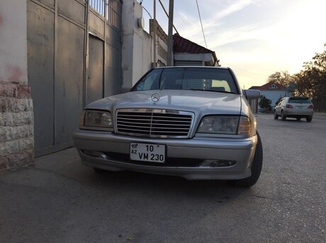 Mercedes C 230