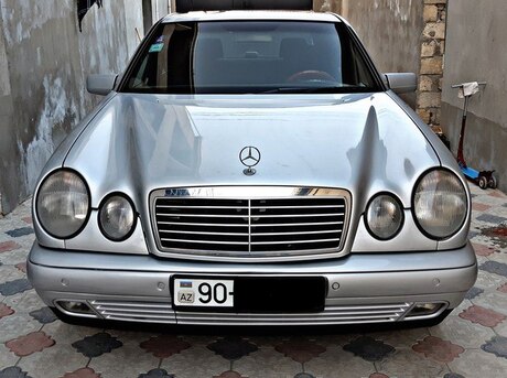 Mercedes E 230