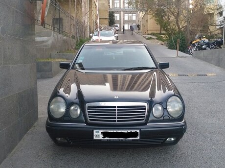 Mercedes E 230