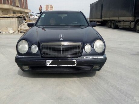 Mercedes E 230
