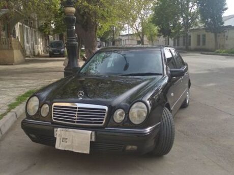 Mercedes E 220