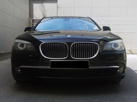 BMW 750