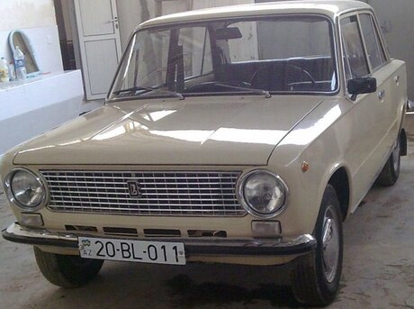 LADA (VAZ) 21011