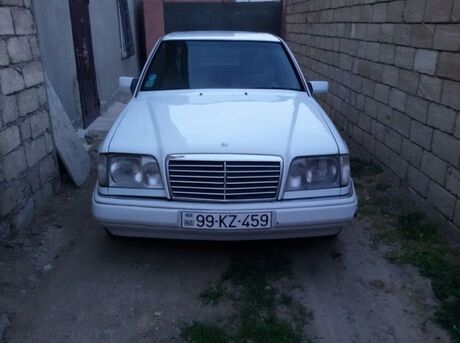 Mercedes E 220