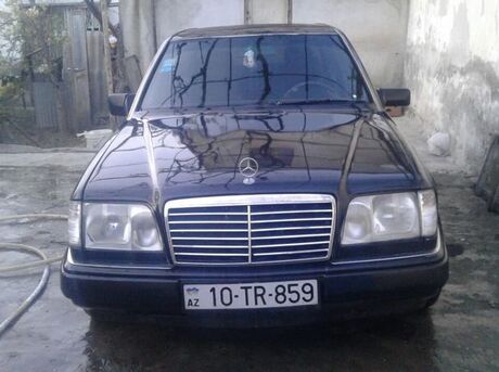 Mercedes E 230