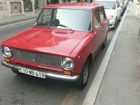 LADA (VAZ) 21011