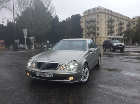 Mercedes E 270