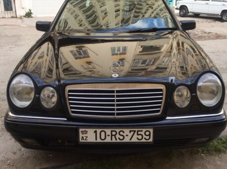 Mercedes E 230