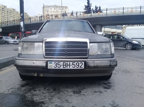 Mercedes E 200
