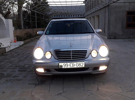 Mercedes E 270