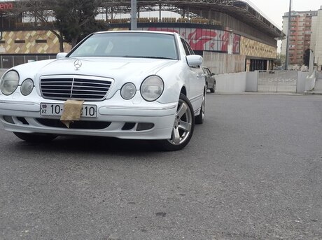Mercedes E 220