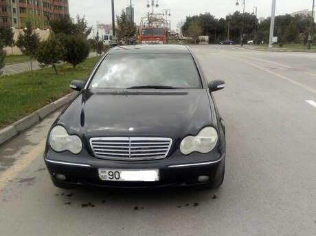 Mercedes C 200