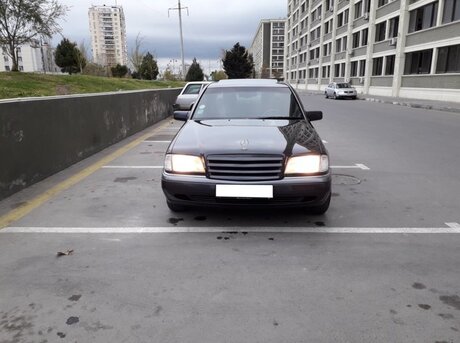 Mercedes C 180