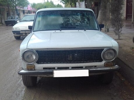 LADA (VAZ) 21011