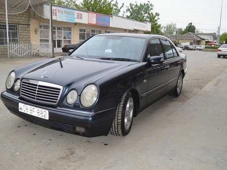 Mercedes E 280