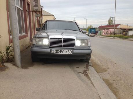 Mercedes E 200