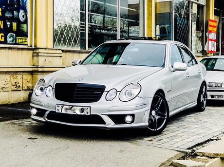 Mercedes E 320