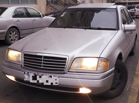 Mercedes C 180