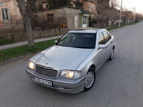 Mercedes C 180