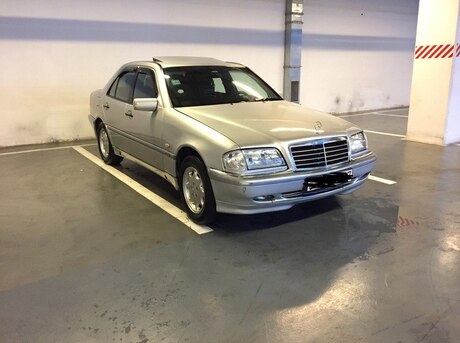 Mercedes C 180