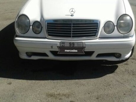 Mercedes E 320