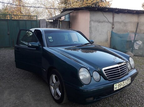 Mercedes E 270