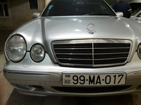 Mercedes E 320